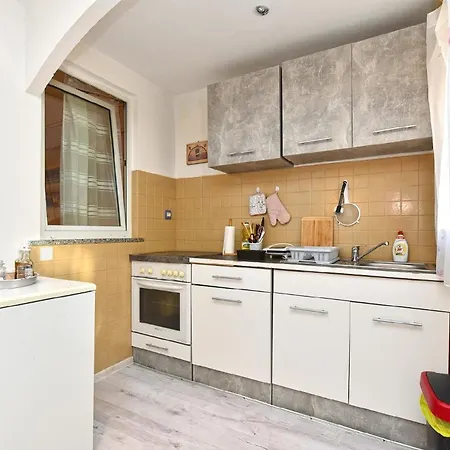 Ferienwohnung Fuer 3 Personen Ca 40 Qm In Pula, Istrien Istrische Riviera - B52735 *