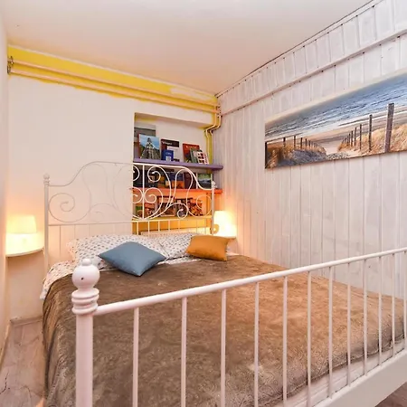 Ferienwohnung Fuer 3 Personen Ca 40 Qm In Pula, Istrien Istrische Riviera - B52735 Apartment